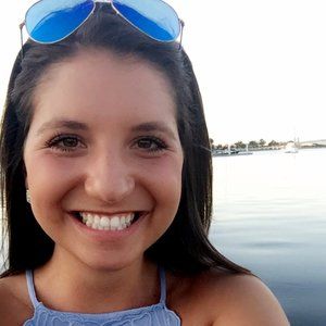 Meet your Posher, Alexis